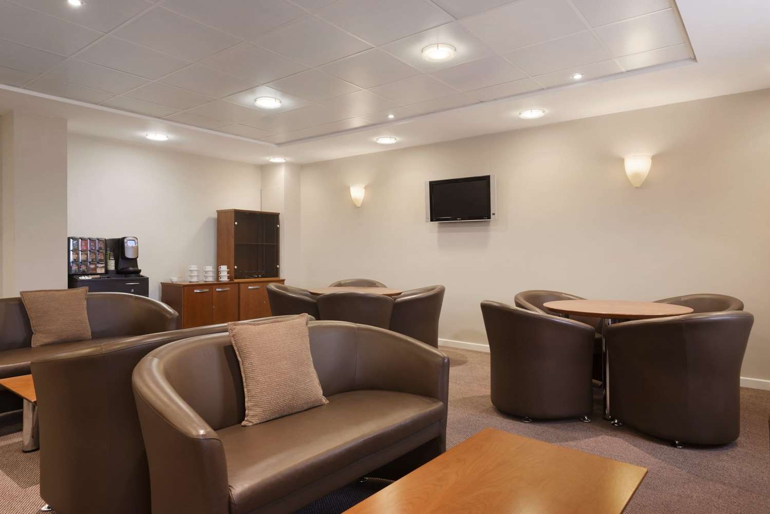 Ramada Plaza by Wyndham Wrexham 5/16