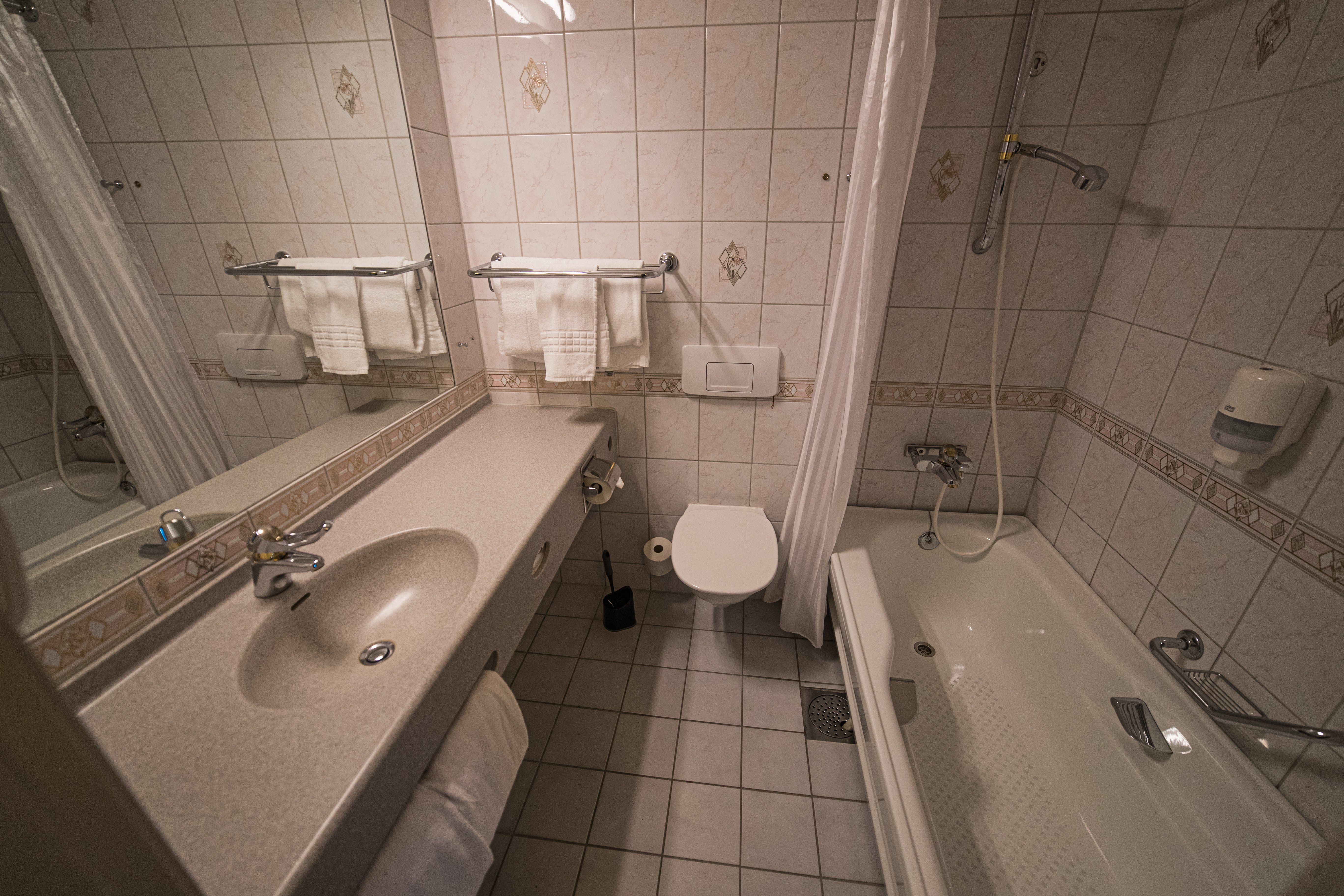 Grand Hotel Skei 40/44