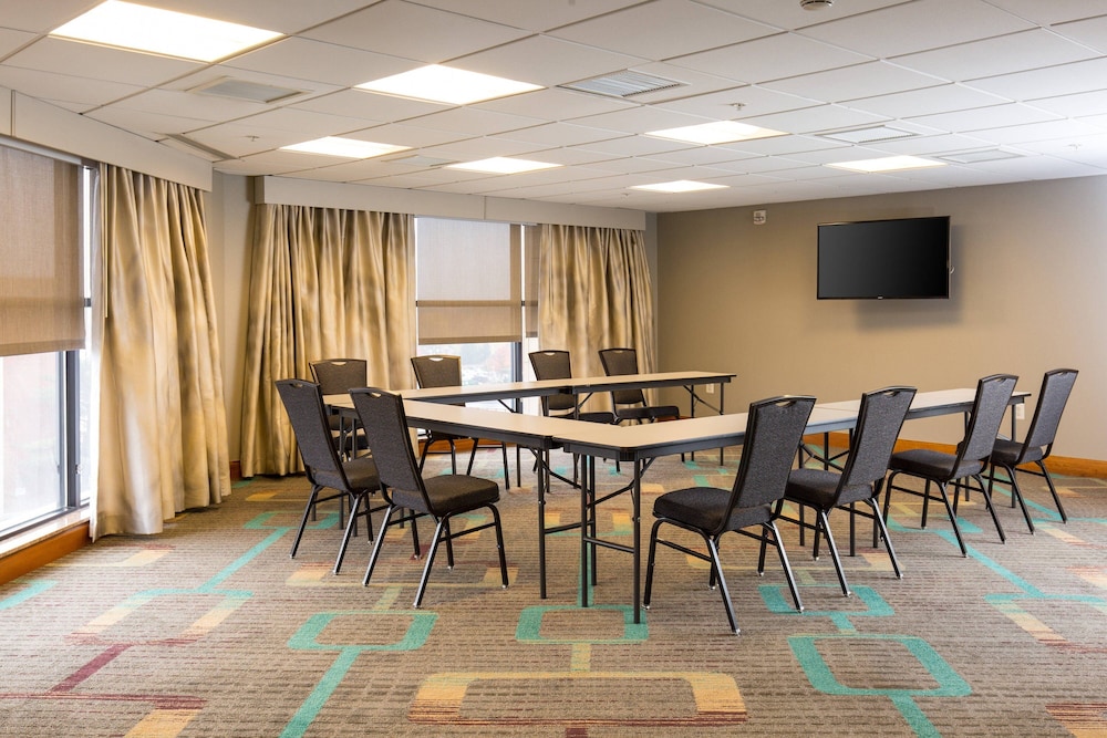 Residence Inn Springfield Old Keene Mill 40/42