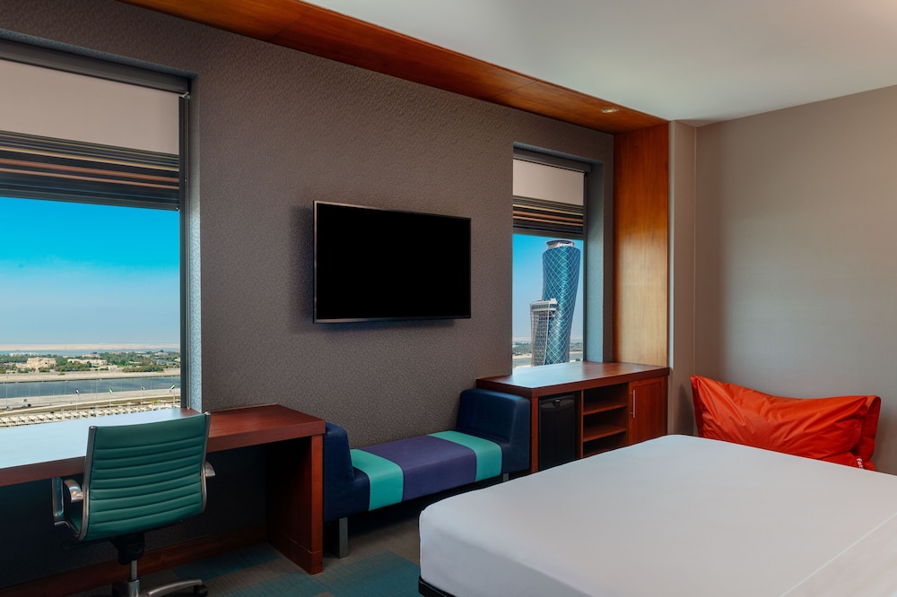 Savvy, Plus, Guest Room, King Bed، Aloft By Marriot Abu Dhabi 6/9