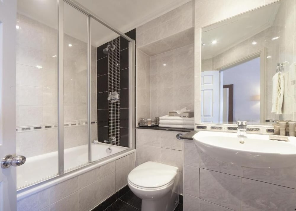 Gem Fitzrovia Hotel 46/49