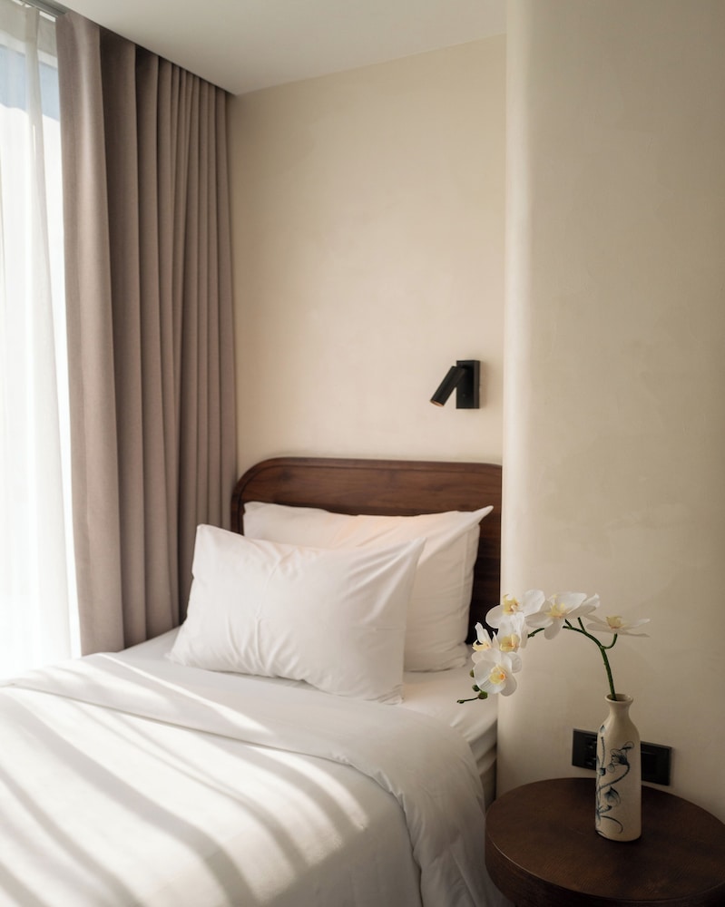 Hato Saigon Hotel & Rooftop 8/50