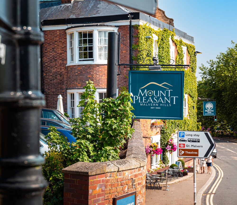 The Mount Pleasant Hotel 5/50