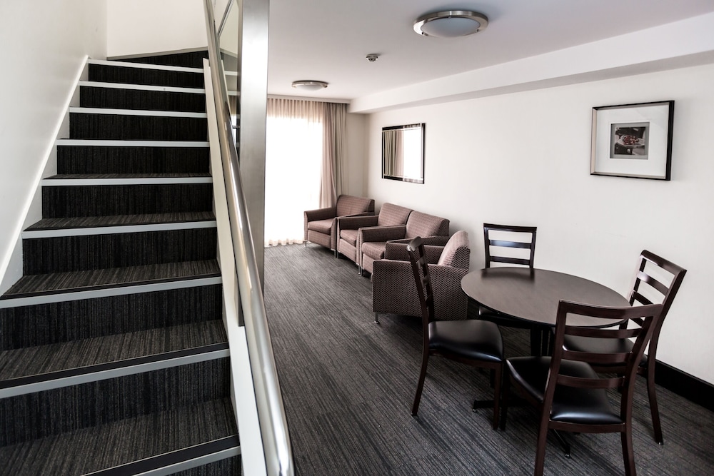 St Ives Apartments 51/56