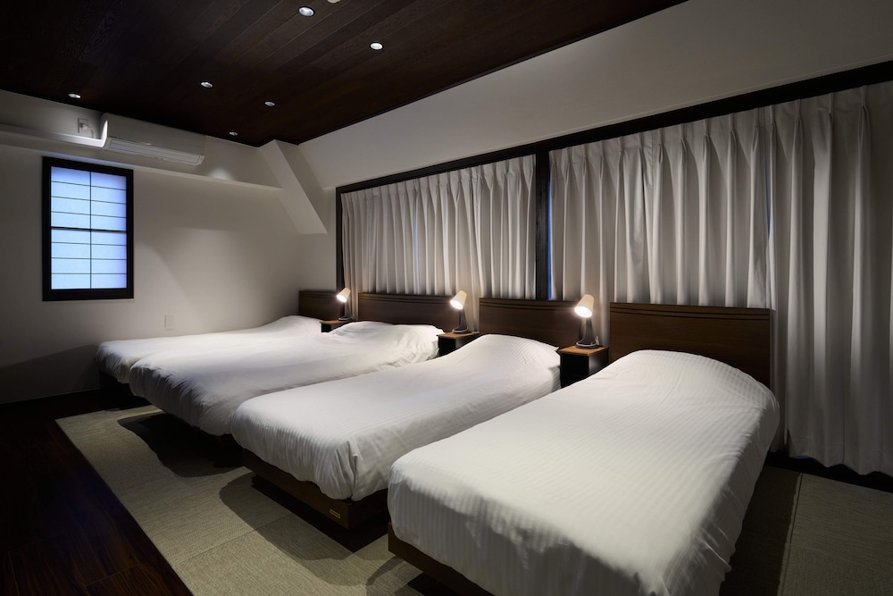 Shinjuku City Hotel N U T S 29/66