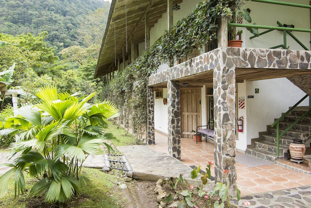 Bosque de Paz Lodge y Reserva Biologica 57/58