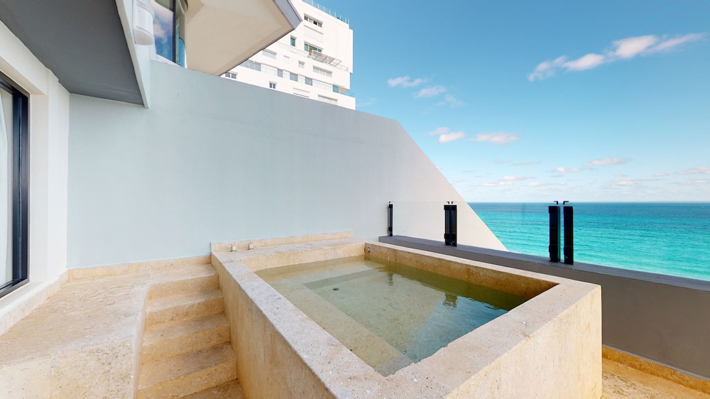 swimming pool spa