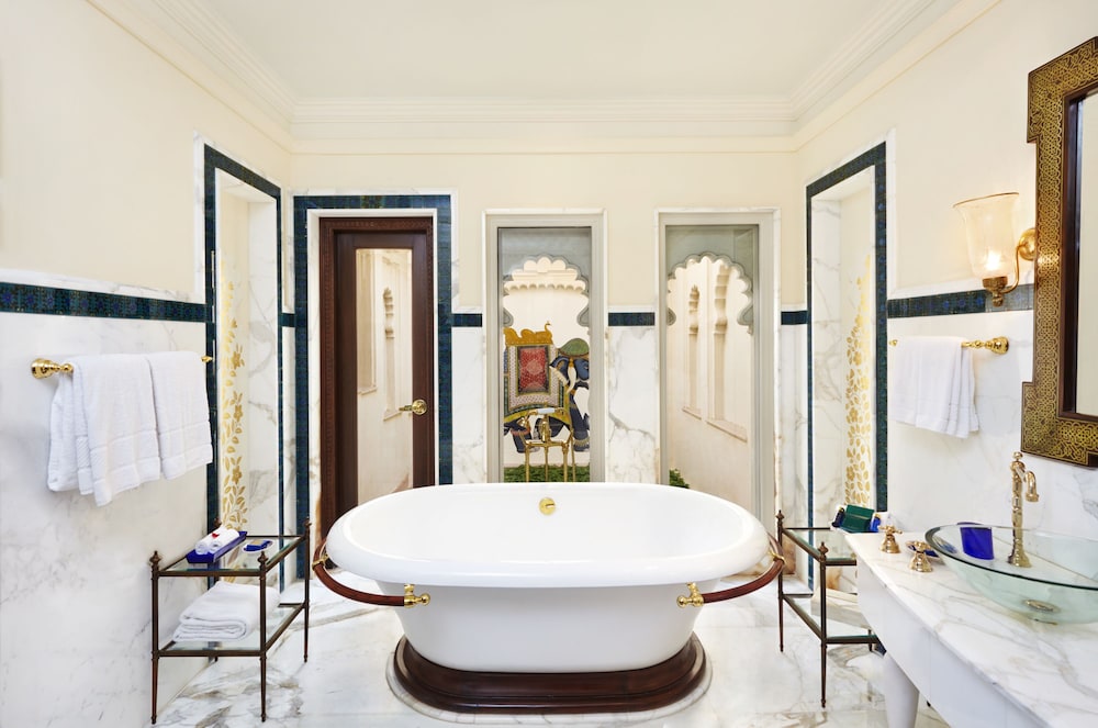 Oberoi Udai Vilas 54/78
