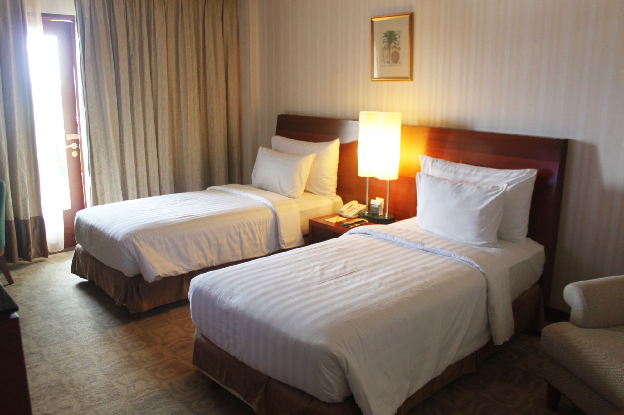 Elite, Deluxe, Twin Beds, Balcony