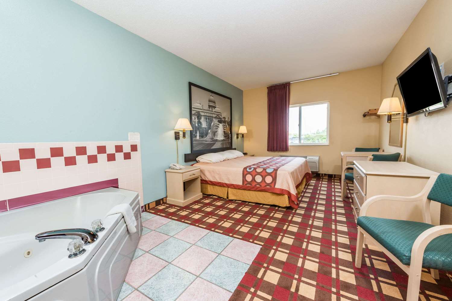 Super 8 By Wyndham Martinsville 30/30