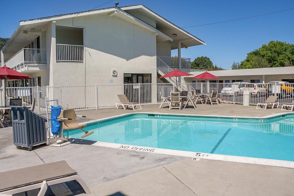 Motel6 Ukiah CA 33/53
