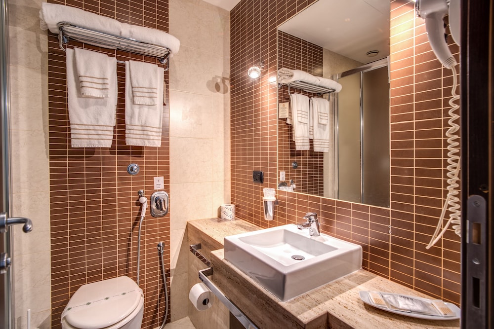 Everest Inn Rome 12/58