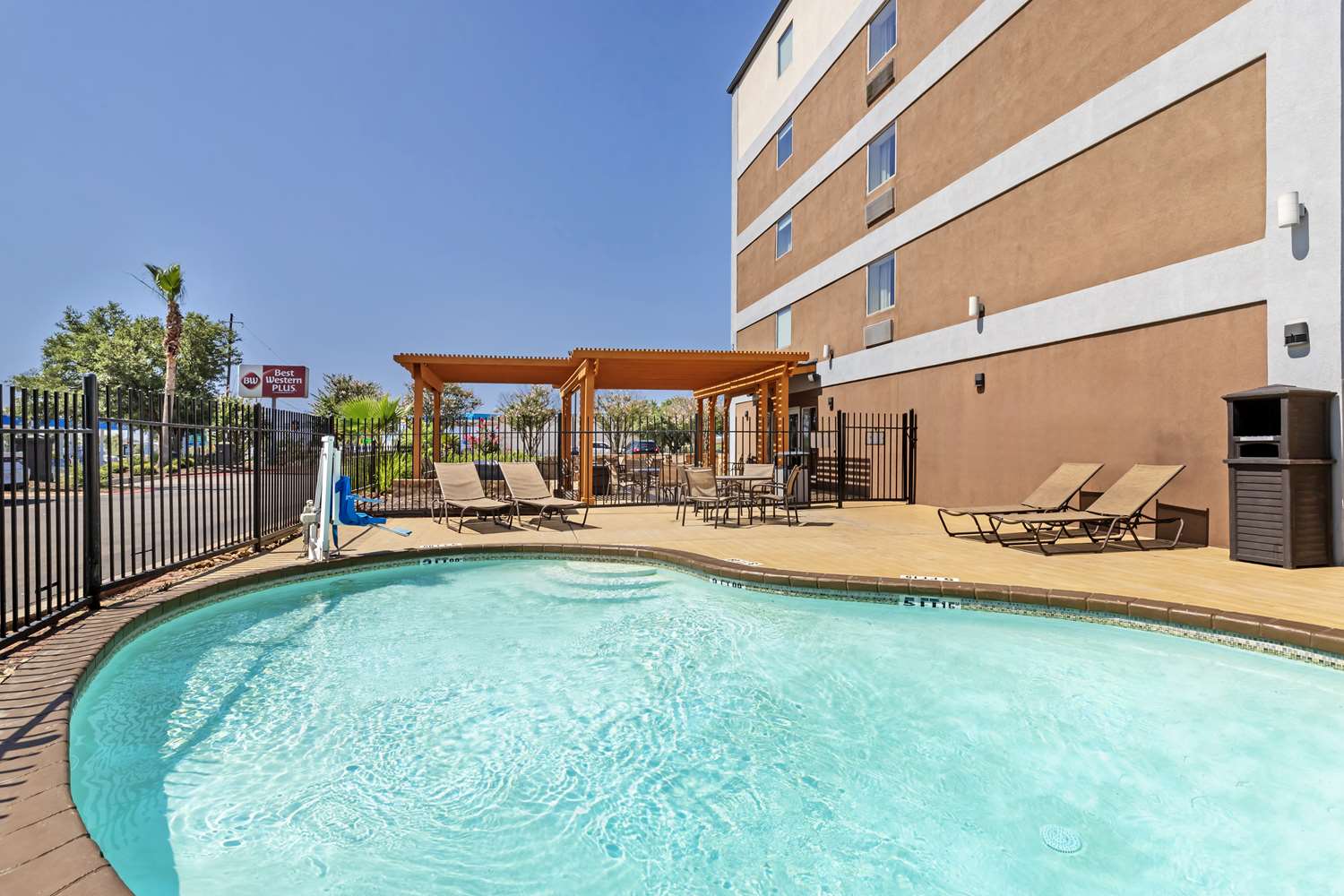 Best Western Plus Downtown North 35/36