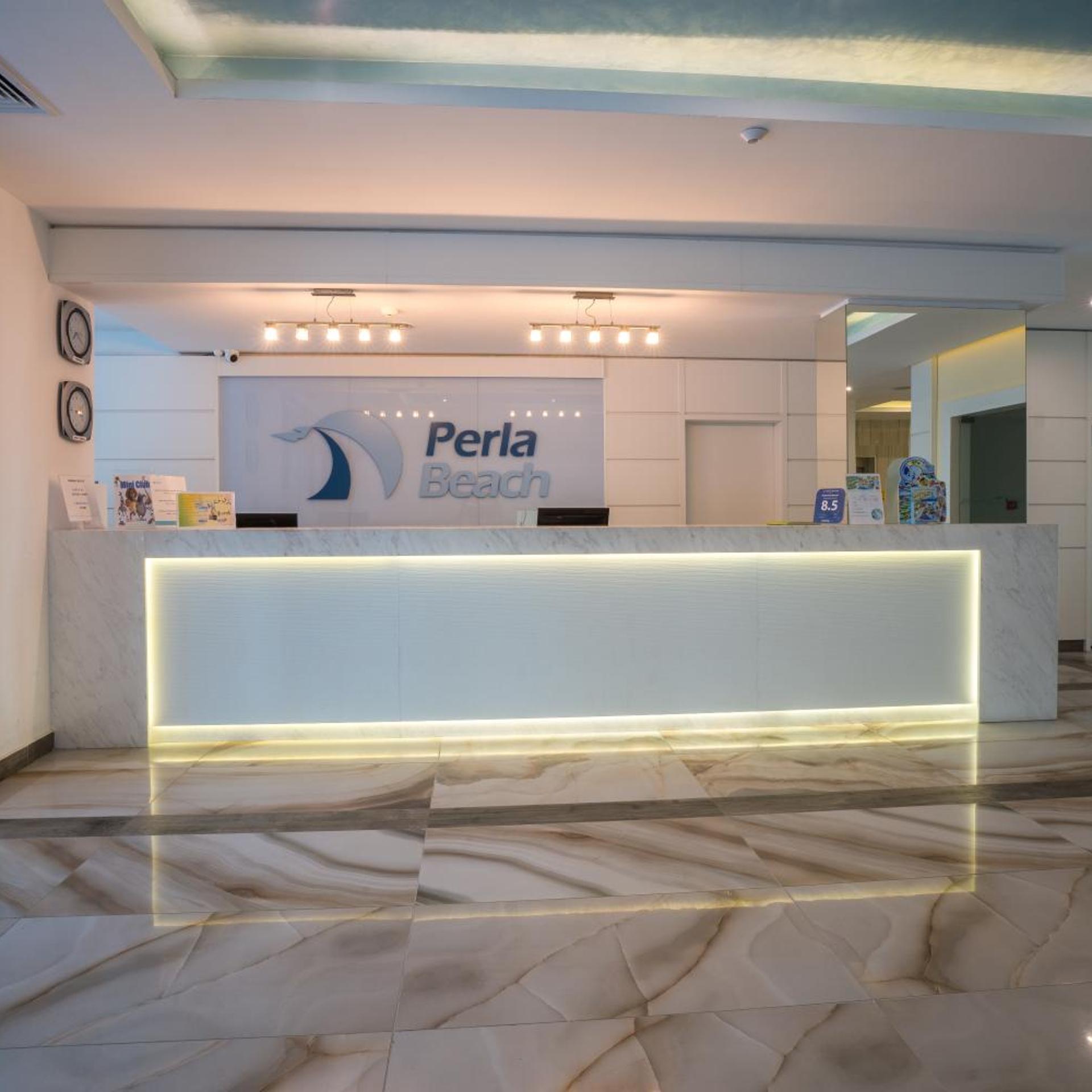 Perla Beach Hotel III 8/50