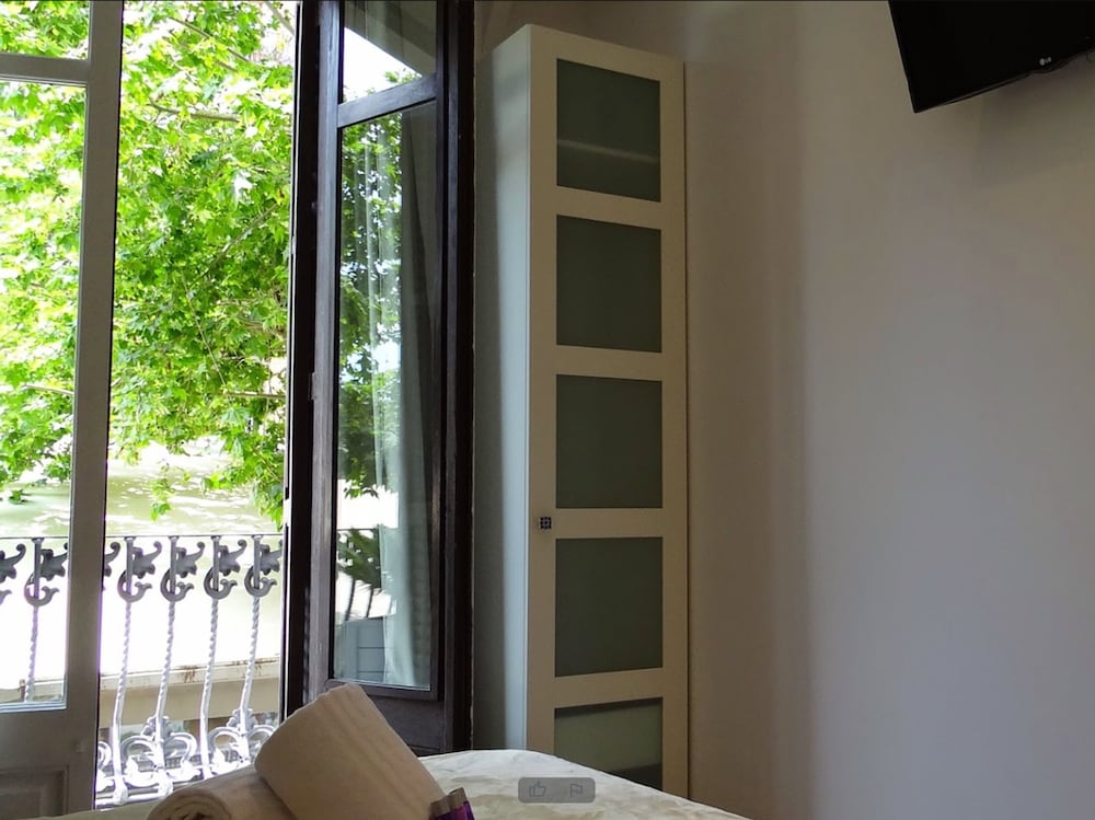 Balkonis Hostal 43/68