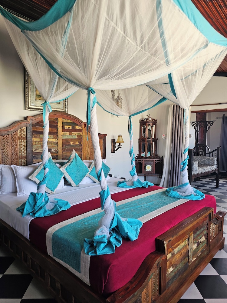 PRESIDENTIAL, DOUBLE BED