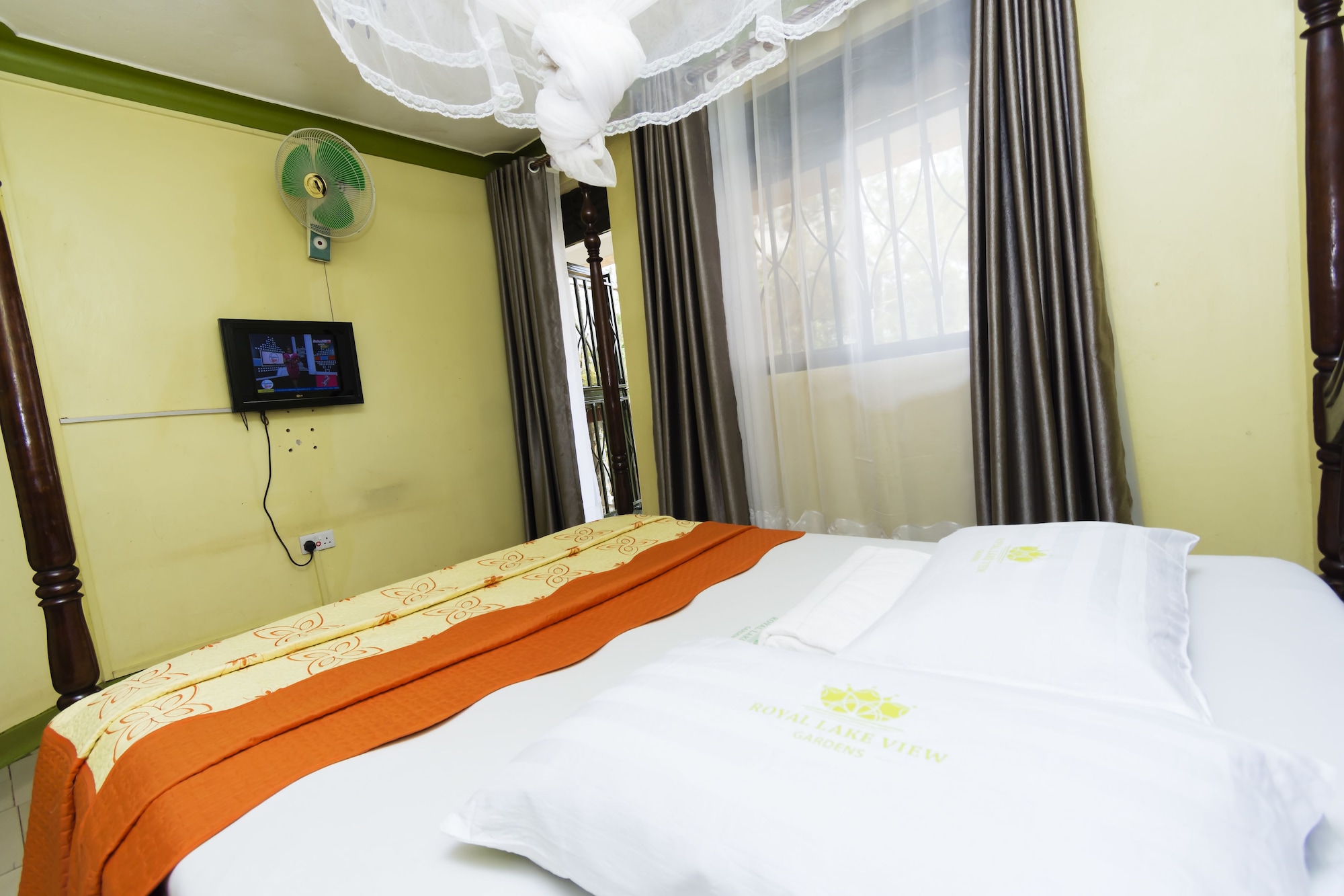 SUPERIOR, DOUBLE BED