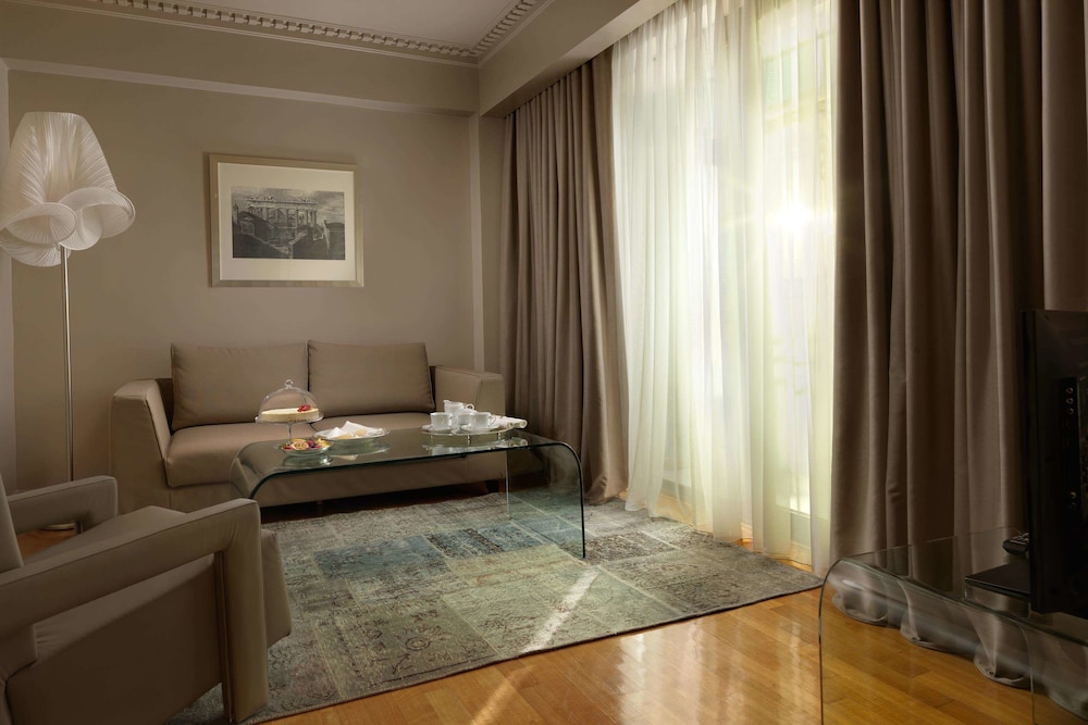 NJV Athens Plaza 46/75