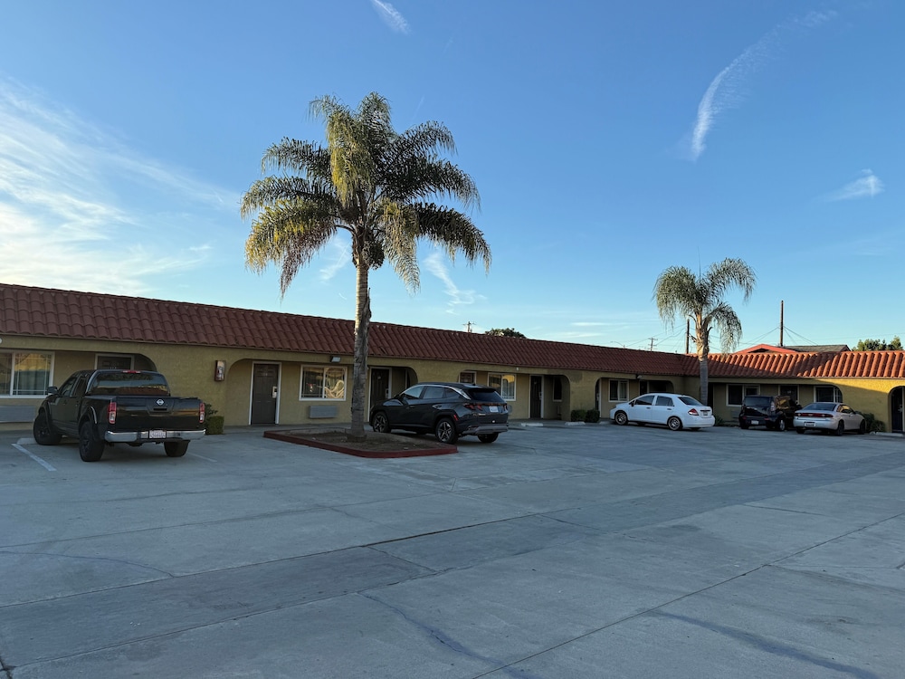Rocky Inn Motel 24/44