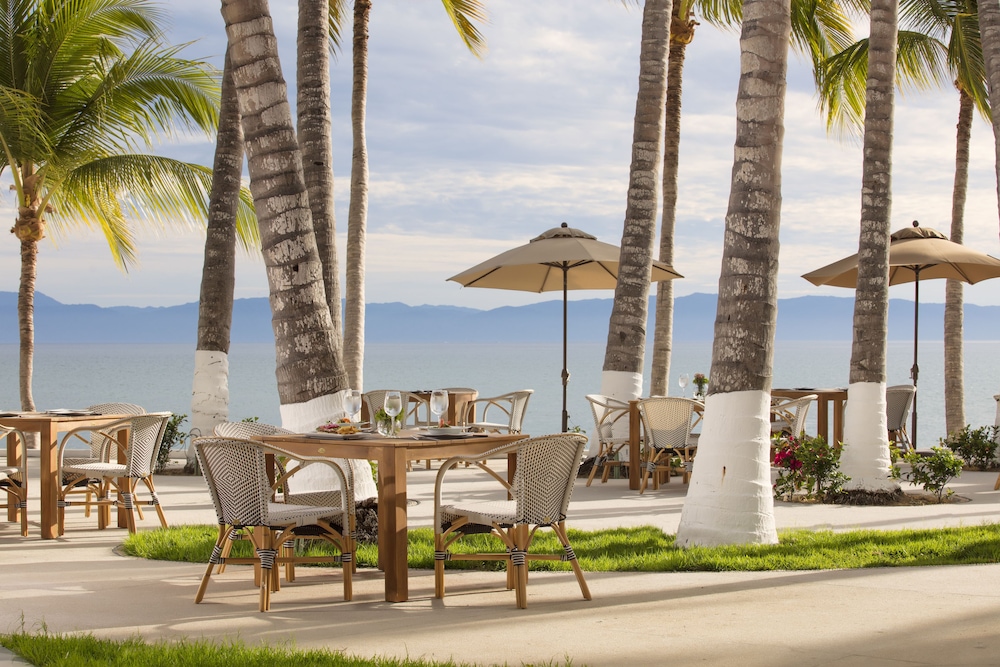 Vista Vallarta All Suites on the Beach 67/75
