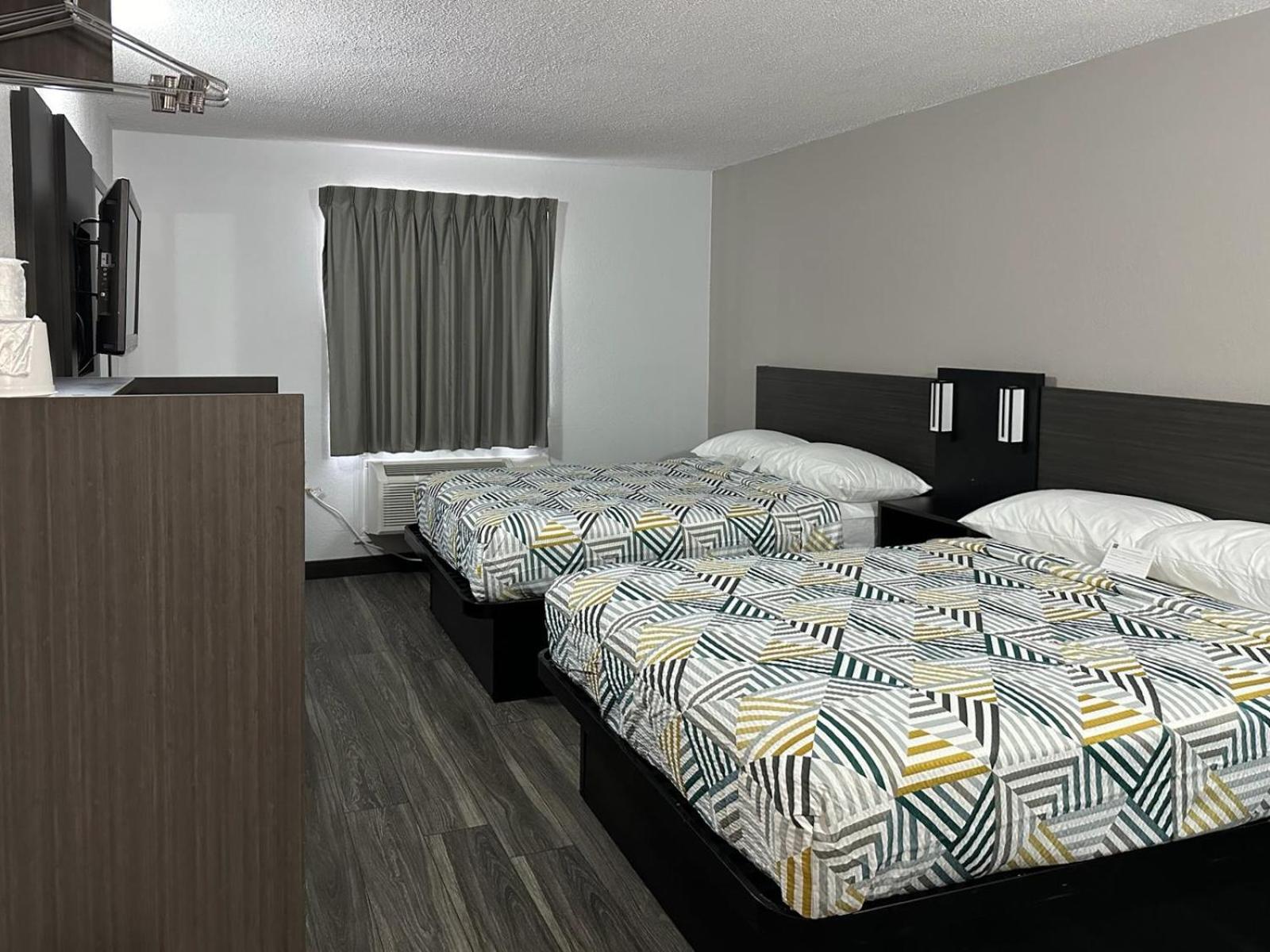 2 Full Beds - Smoking