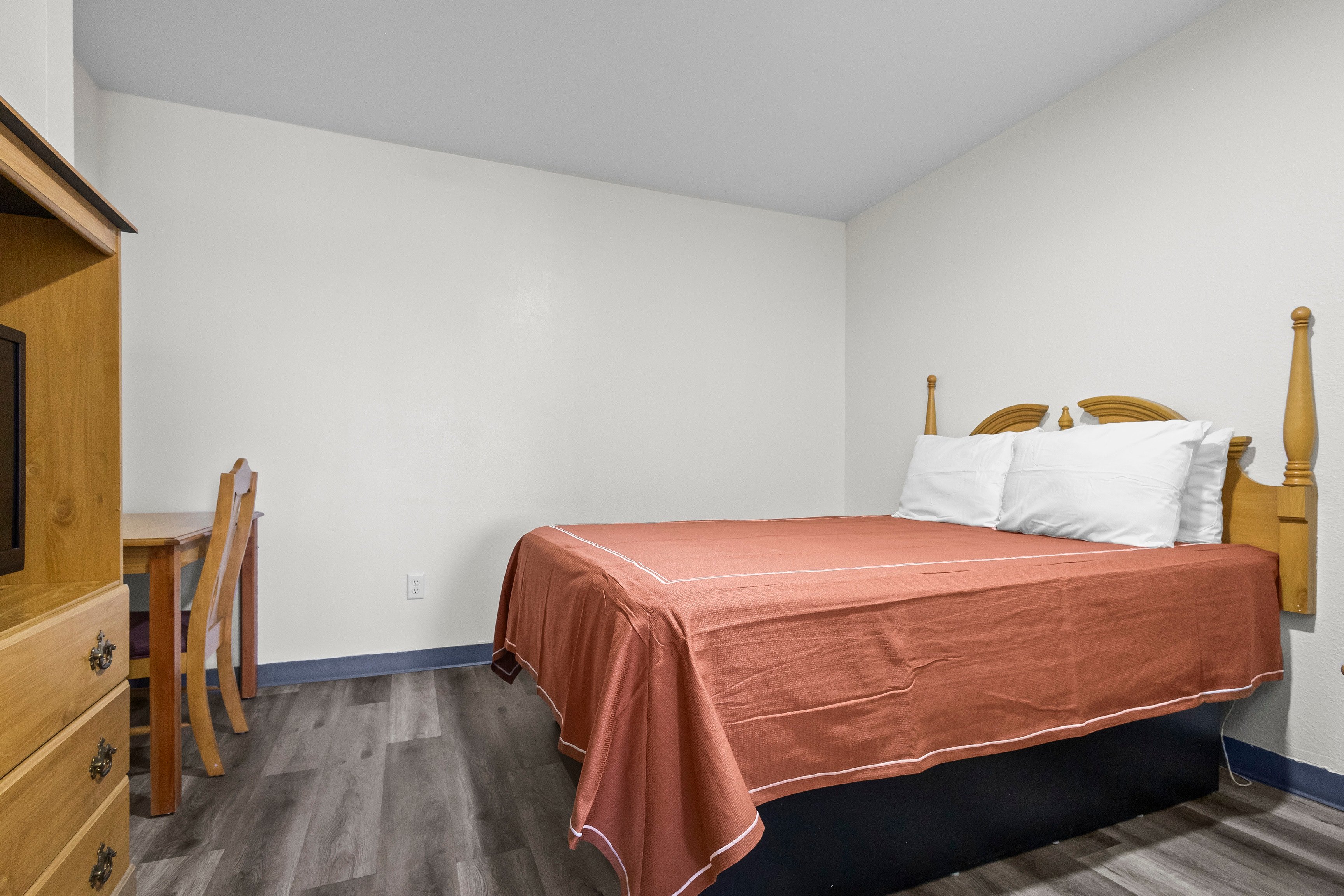 Economy Inn and Suites 37/68