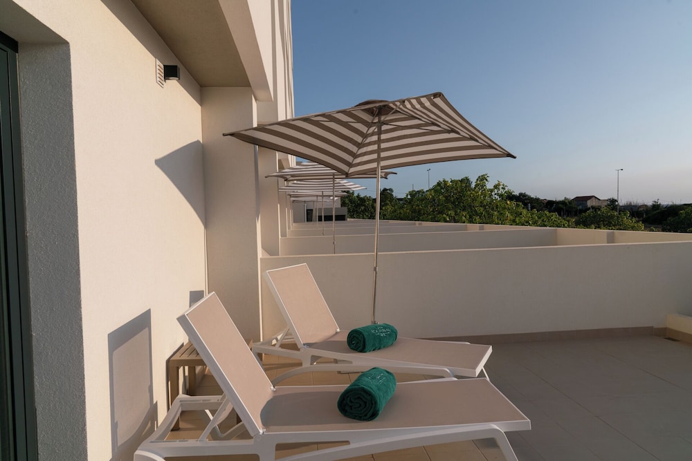 Rochavau Hotel 27/29