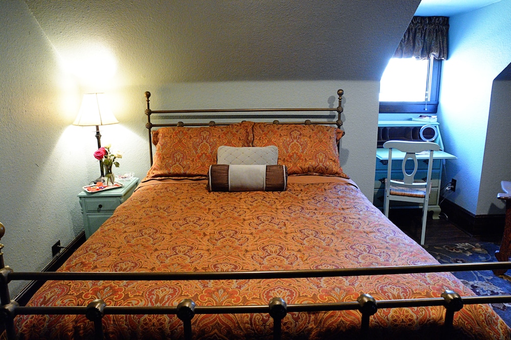 Iron Horse Inn 44/77