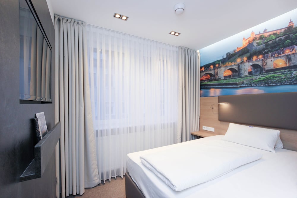 City Hotel Würzburg 33/48