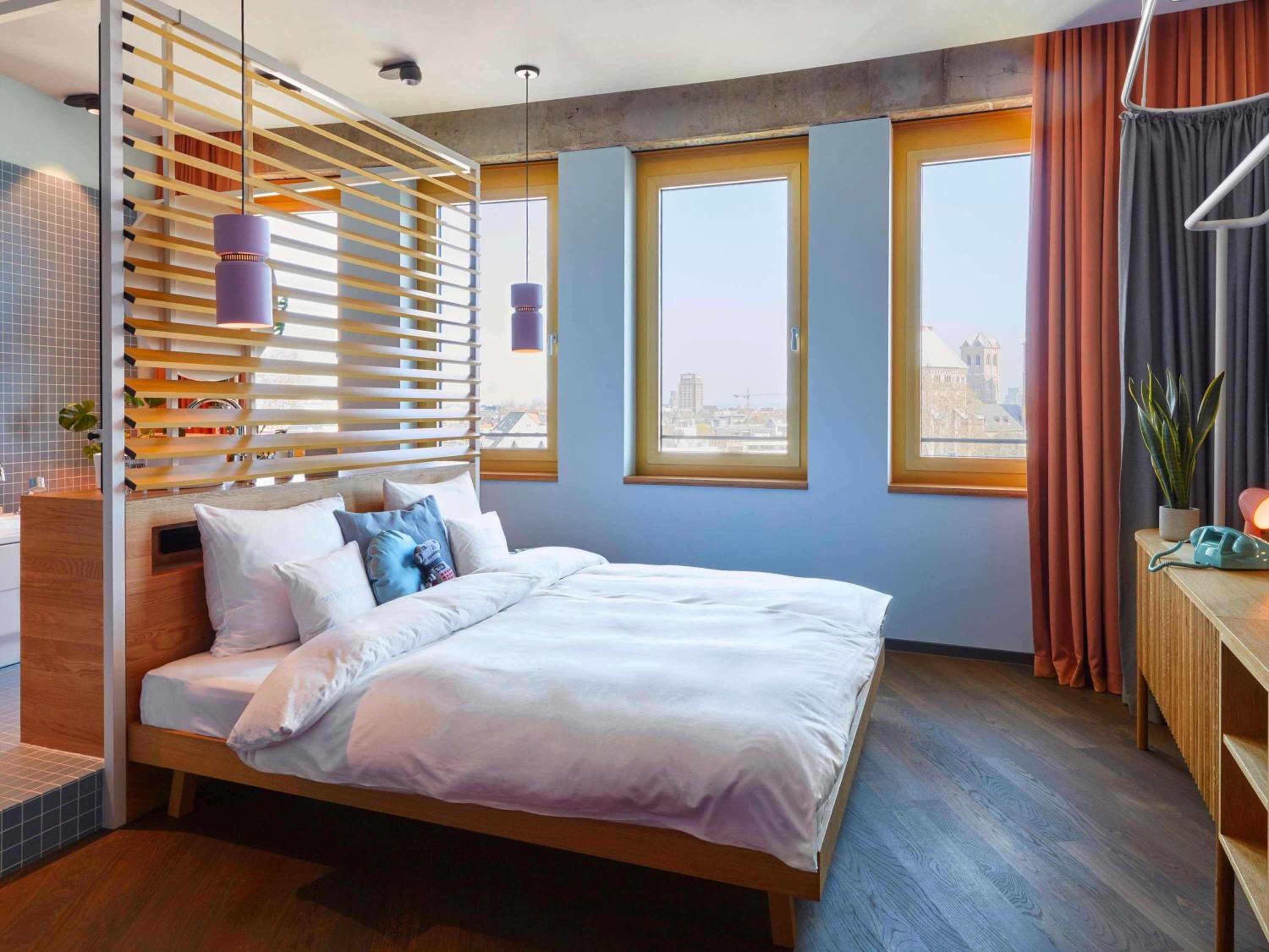 Gigantic, King Bed