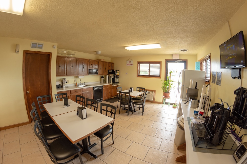 Americas Best Value inn Chanute 27/29