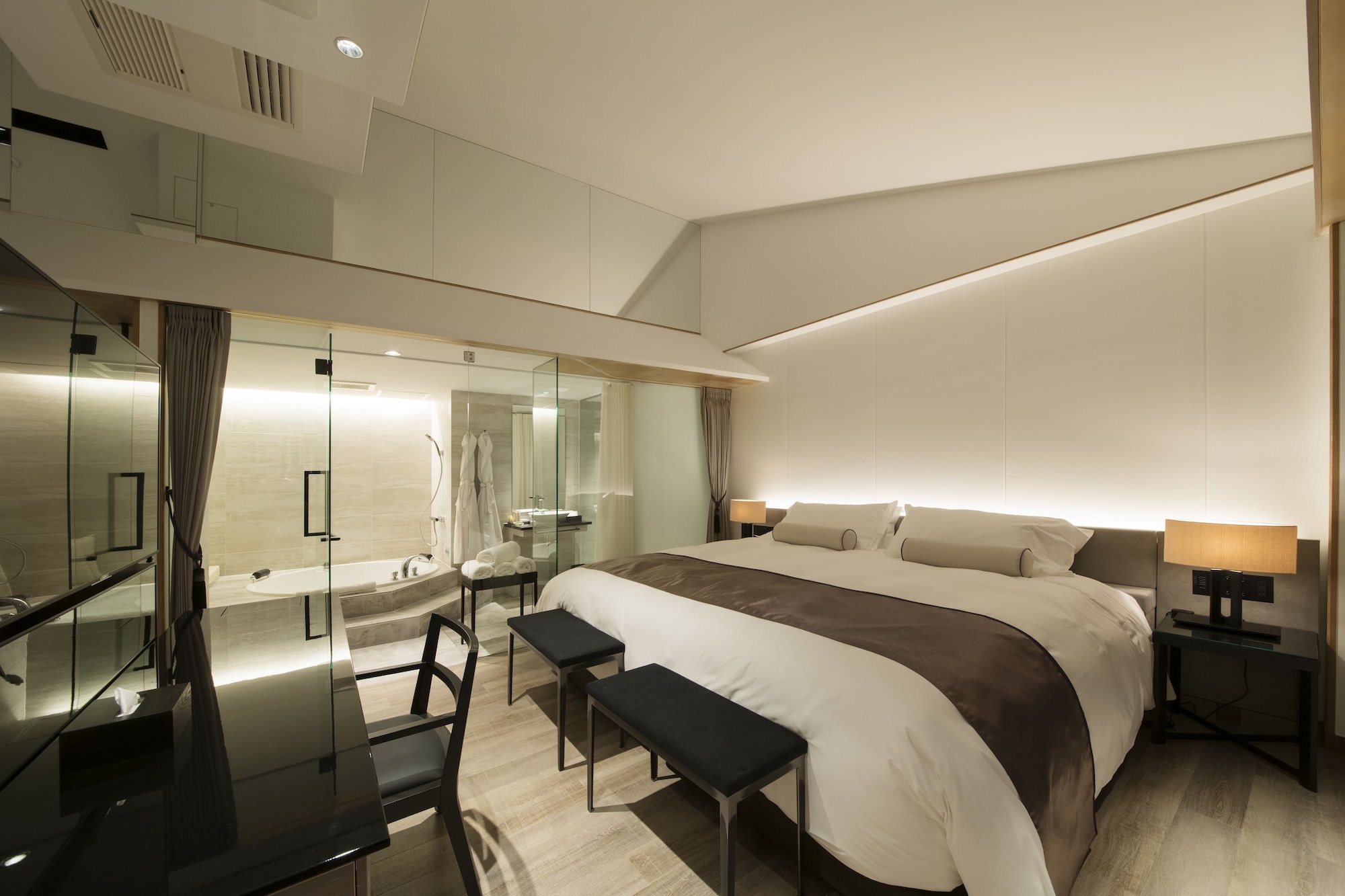 WEST, PENTHOUSE