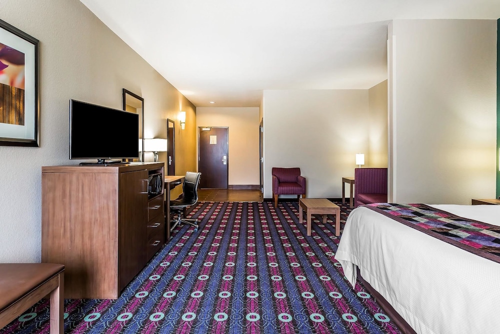 COMFORT INN & SUITES NEWCASTLE - OKLAHOMA CITY 11/47