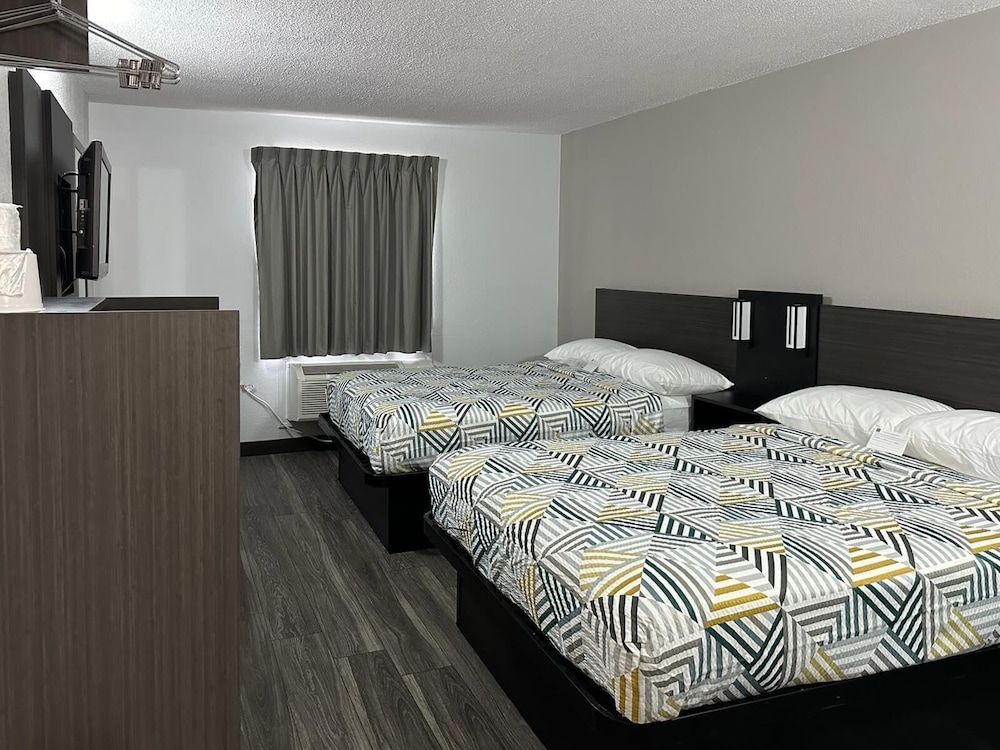 Standard, 2 Double Beds