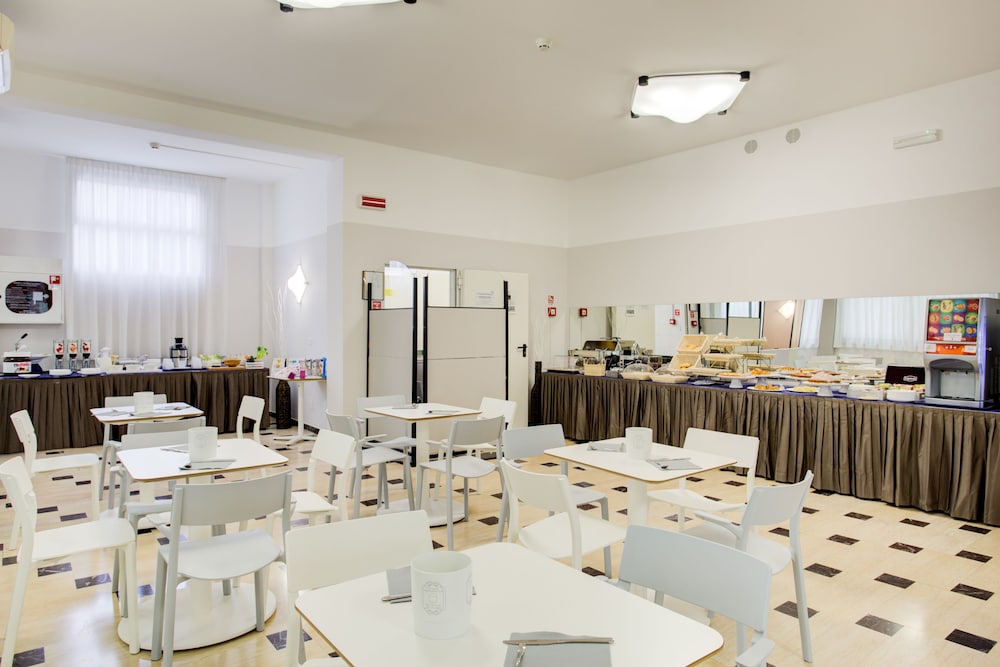 Grazia Hotel 50/58