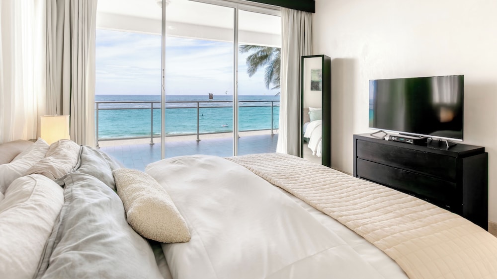 WATERMARK LUXURY OCEANFRONT ALL SUITE HOTEL 24/56