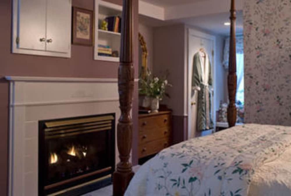 Maple, Sugar, Queen Bed