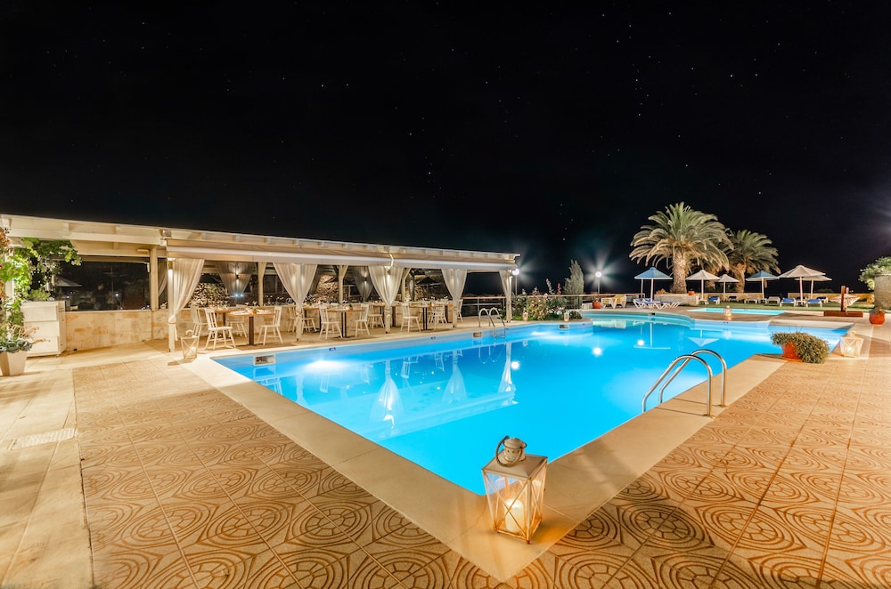 Pela Mare Hotel 6/77