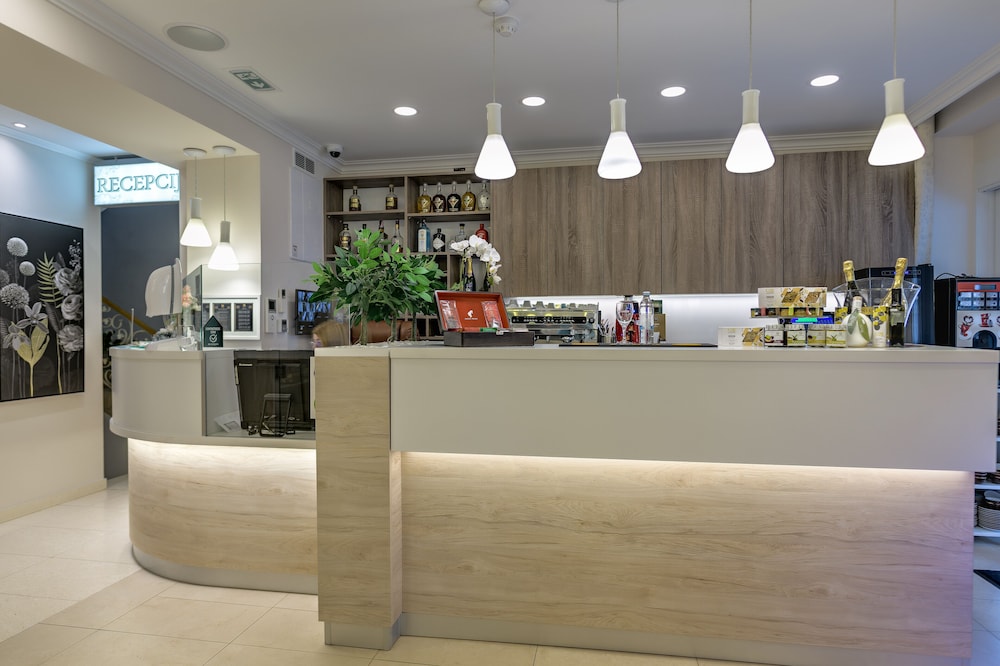 Meridien Luxury Apartments 8/50