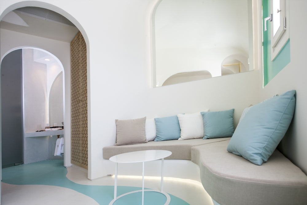 Andronikos Santorini 18/42