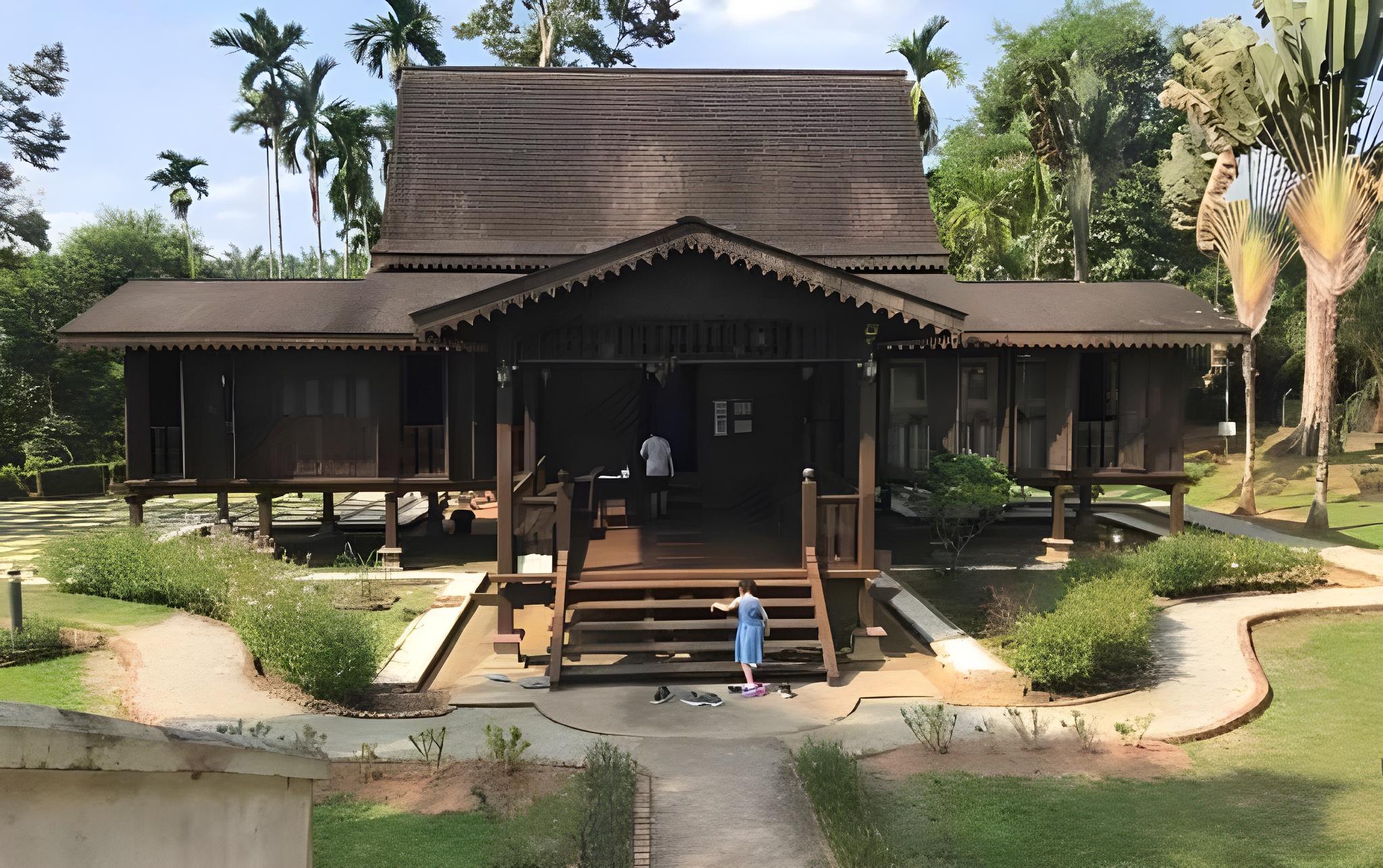 Lavender Inn Permas Jaya 64/68