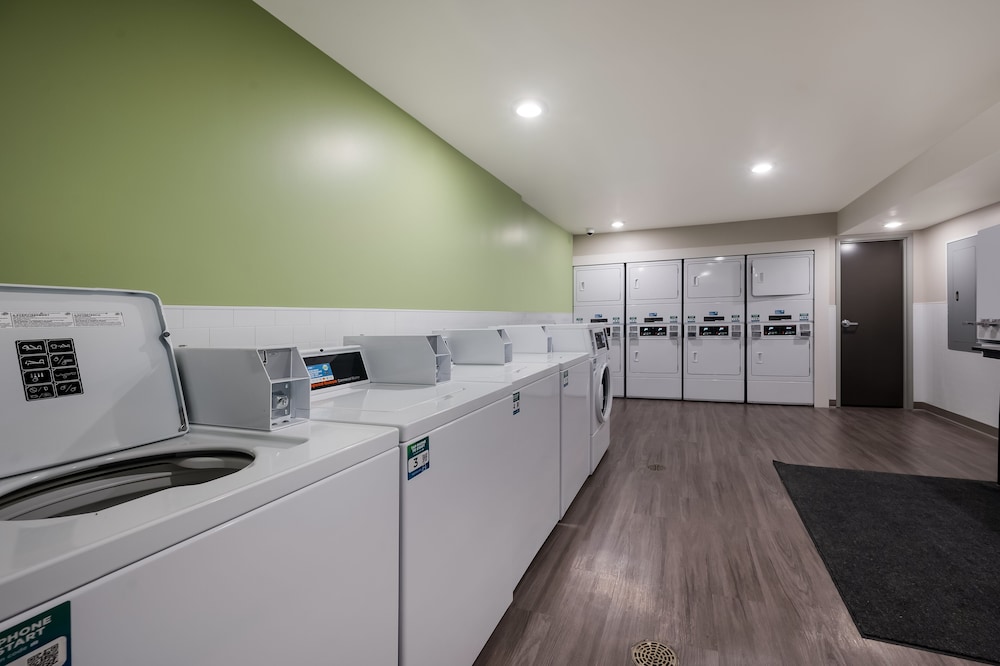 WoodSpring Suites East Lansing - University Area 38/50
