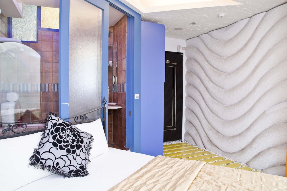 Ming-Jun Holiday Inn 30/71