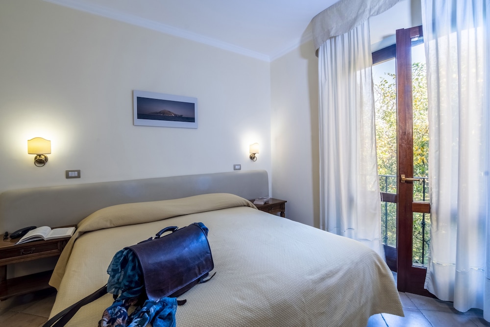 Il Roseto Resort 9/66