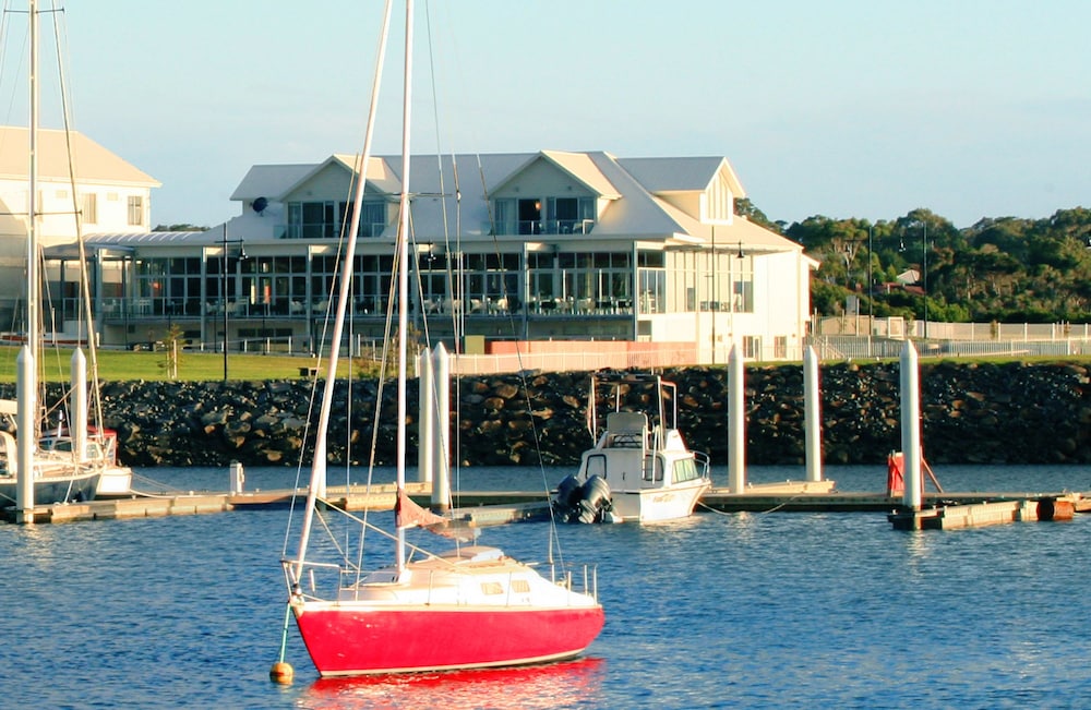 York Cove Hotel 1/59
