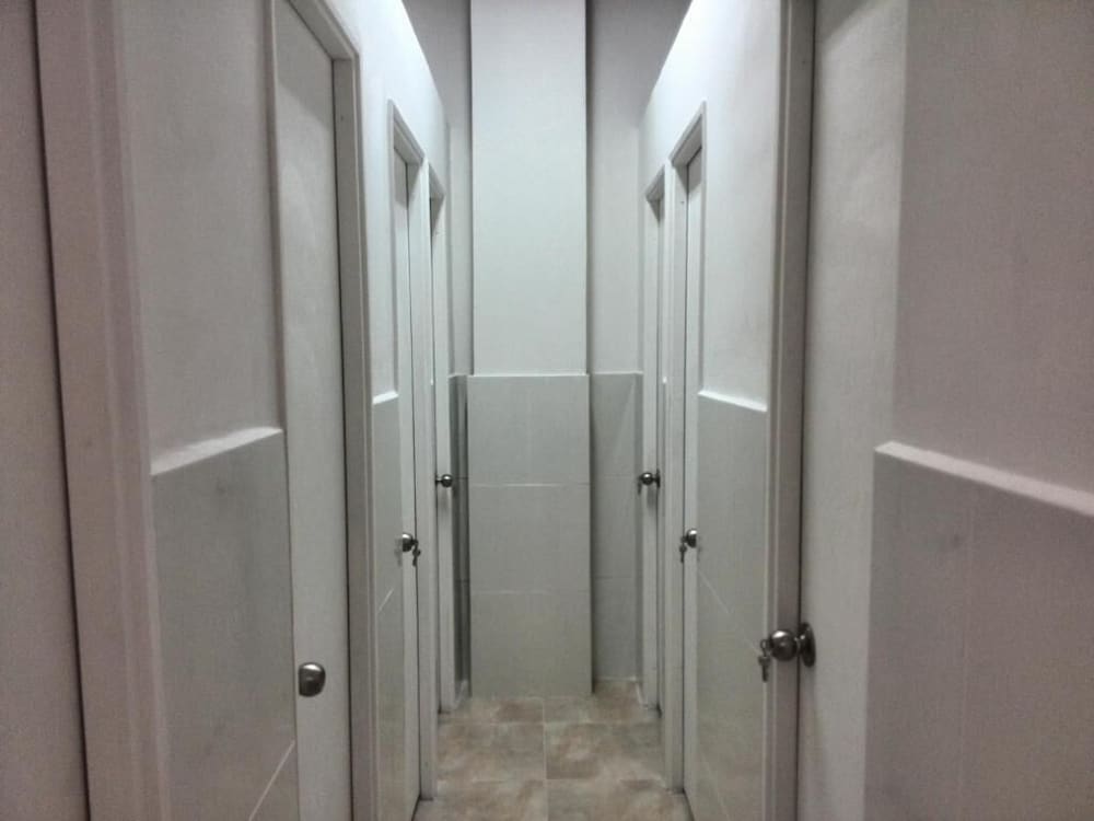 Hostal Lleras Calle 8 31/49