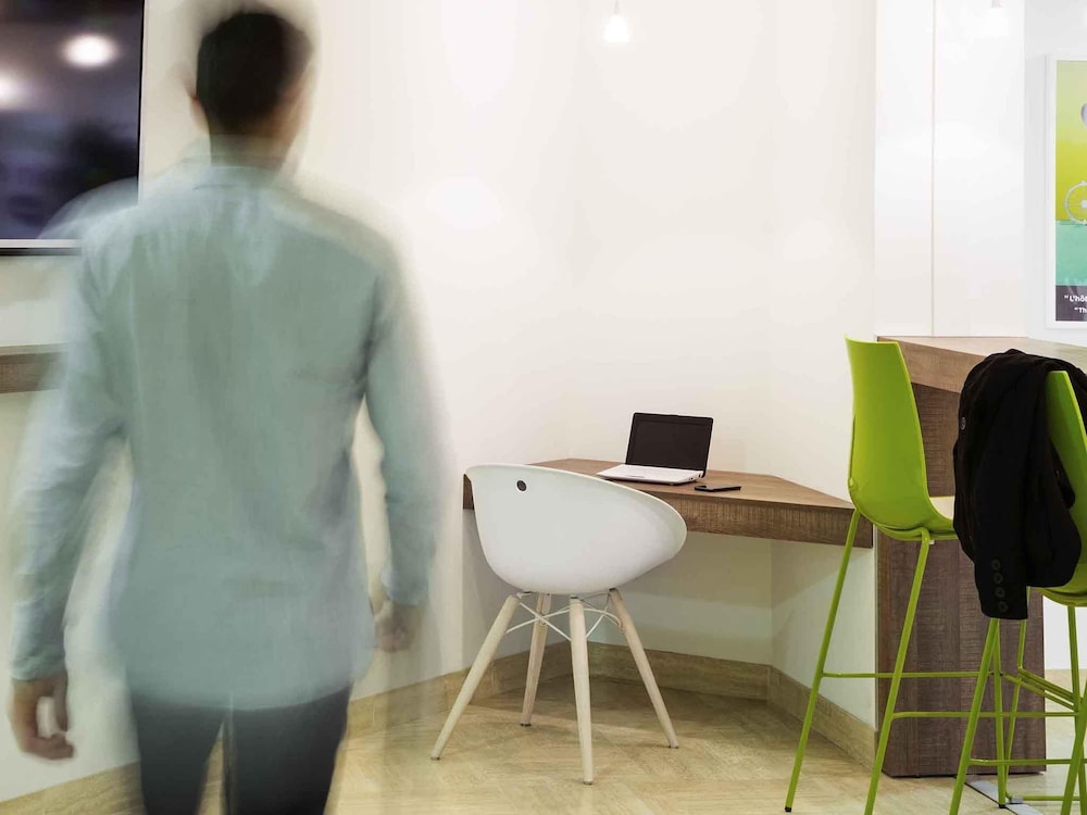 Hotel Ibis Styles Niort Poitou Charentes 24/28