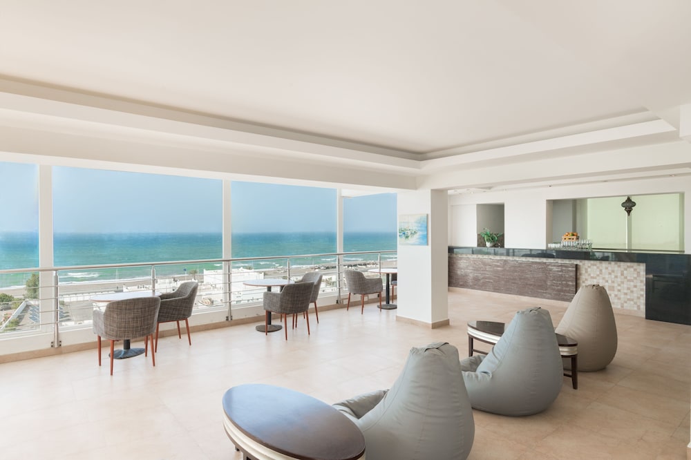 Al Hail Waves Hotel Managed By Centara 52/78