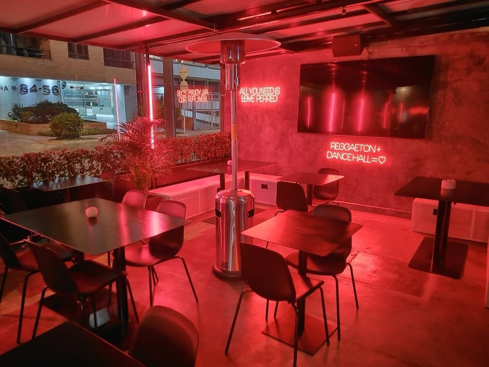 Hostel Joy Cll 85 37/47
