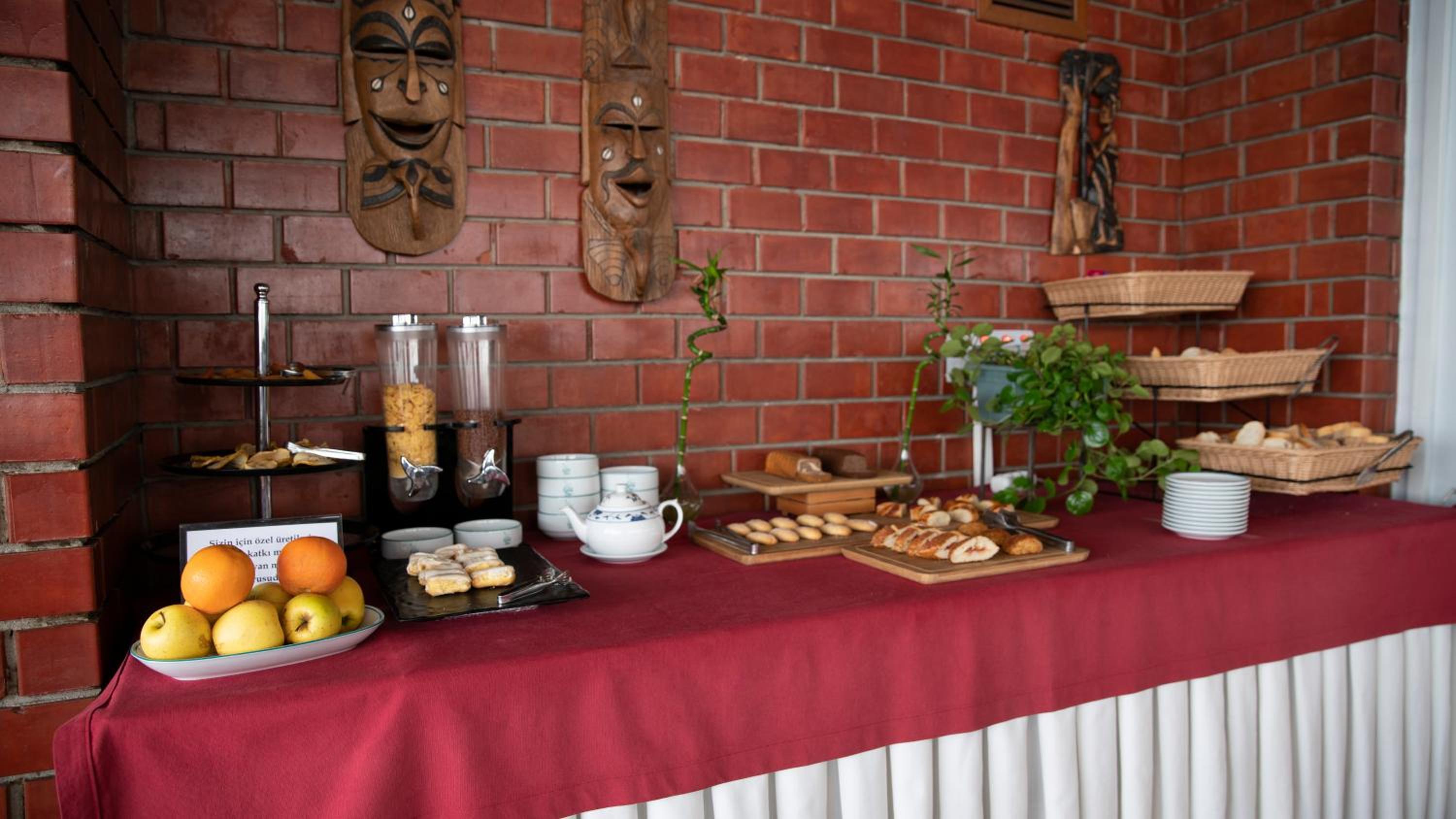 Kadikoy Rihtim Hotel 50/50